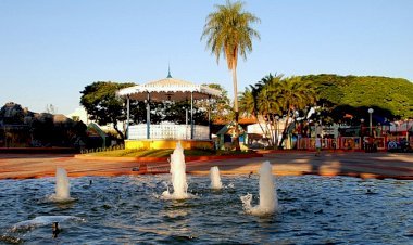 PRAÇA DA MATRIZ NOVA - CASTILHO - SP